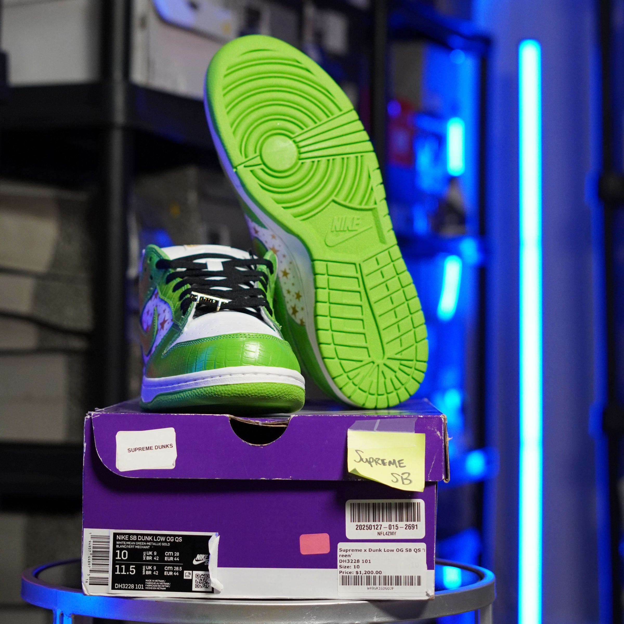 Nike SB Dunk Low Supreme Mean Green | Sneakorhead