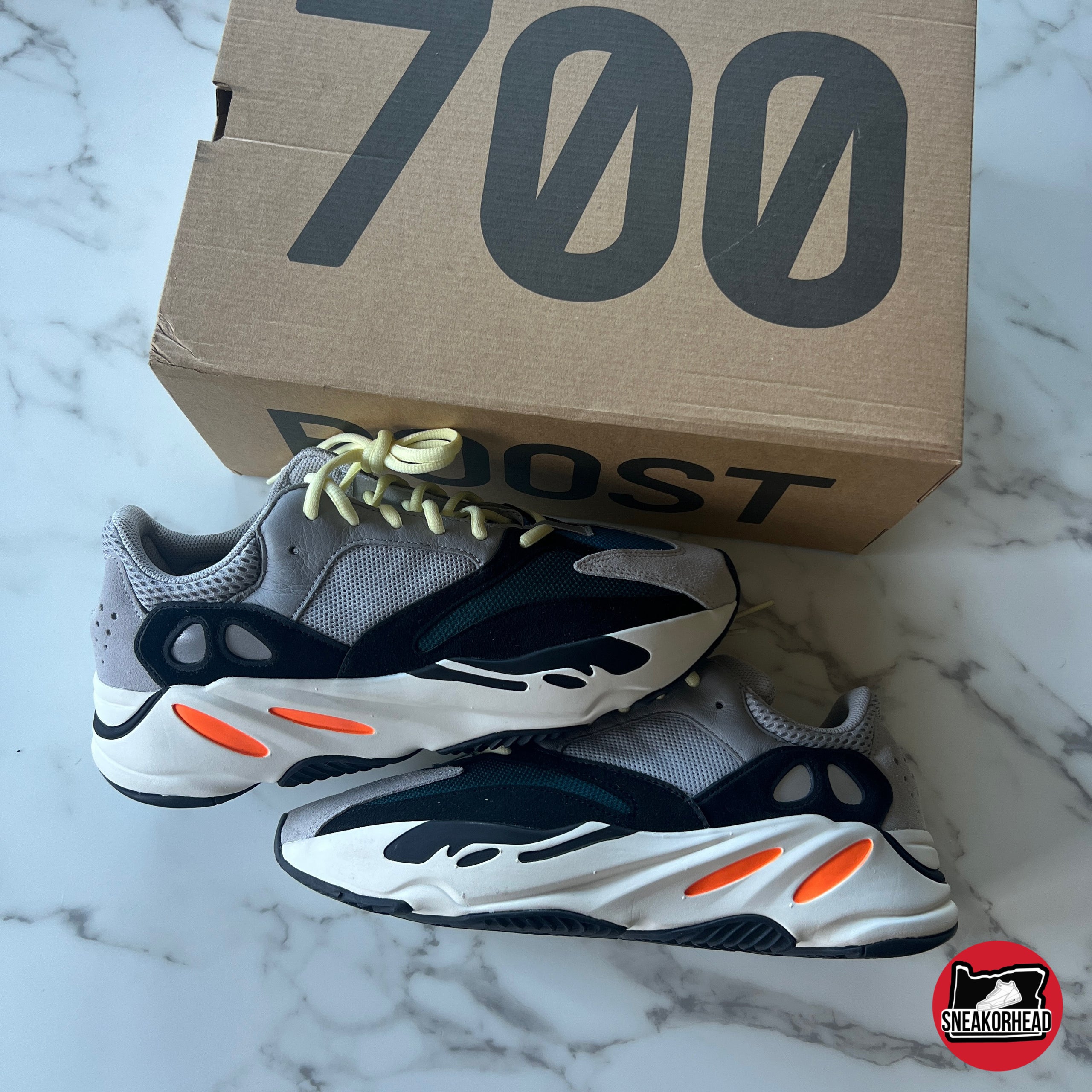 Yeezy wave runner 7 box top