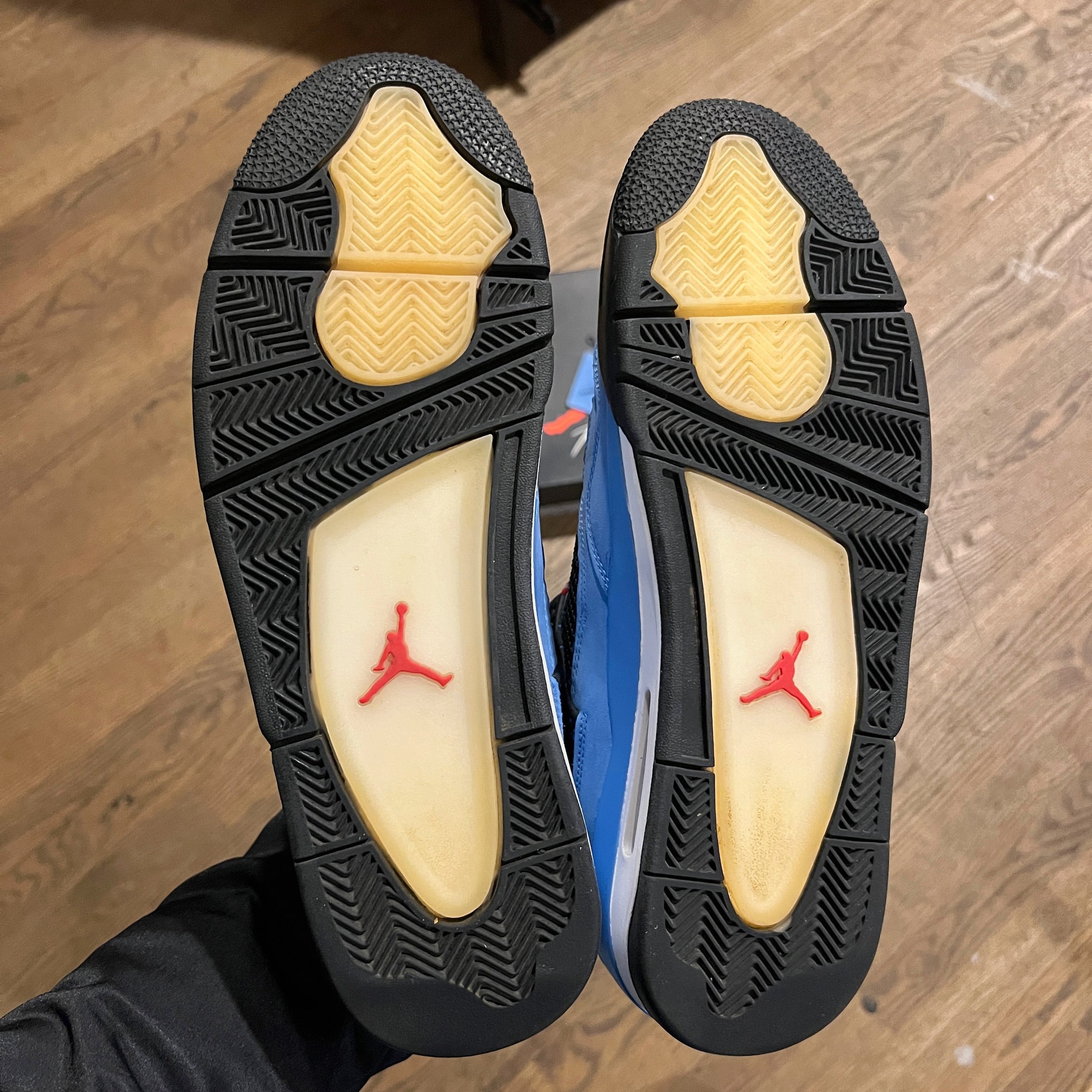 Air Jordan 4 Retro Travis Scott Cactus Jack Sneakorhead
